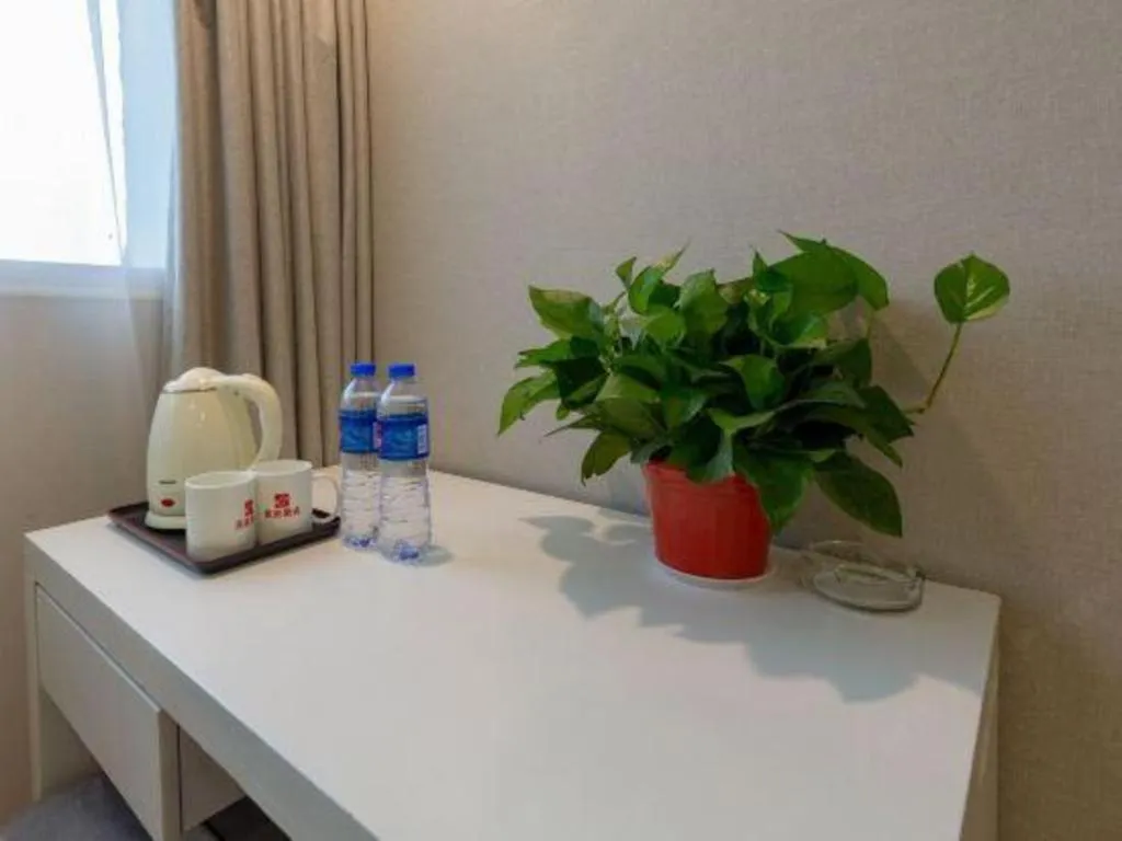 Shell Hotel Huaibei Jinying Plaza Long Distance Bus Station