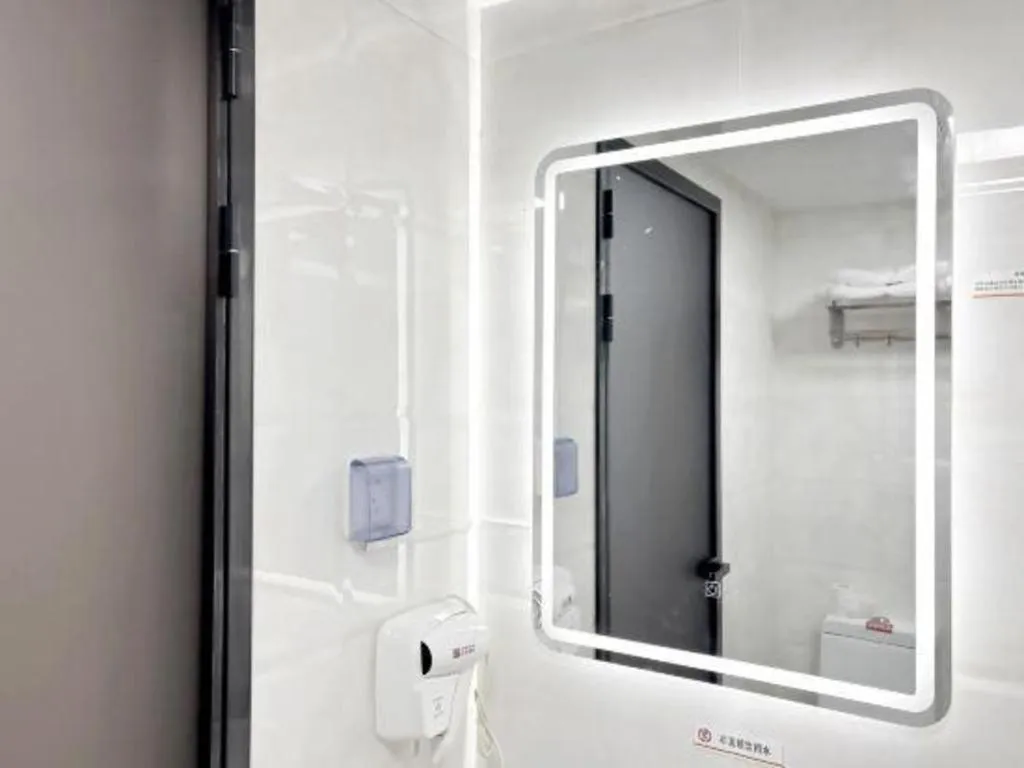 Shell Hotel Huaibei Jinying Plaza Long Distance Bus Station