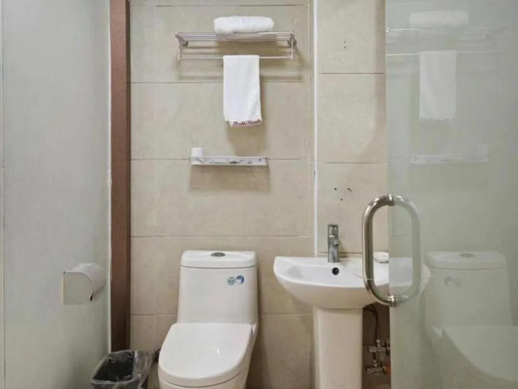 Shell Hotel Huainan Shou County Passenger Station Yaohai Grand Market