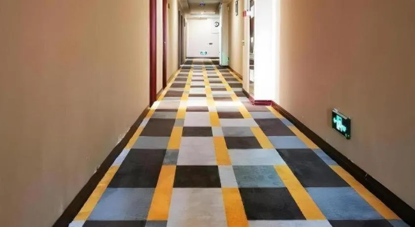 Shell Hotel Huainan Shou County Passenger Station Yaohai Grand Market