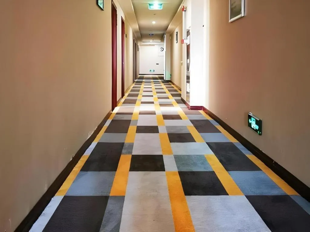 Shell Hotel Huainan Shou County Passenger Station Yaohai Grand Market