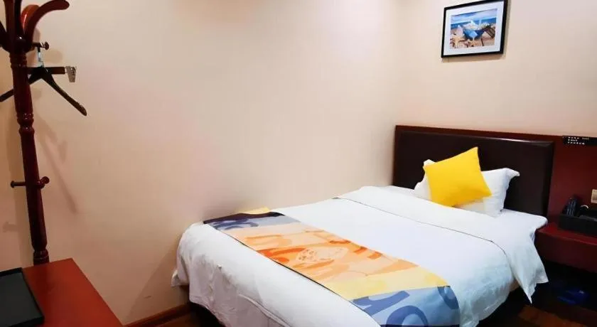 Bed in Shell Hotel Huainan Shou County Passenger Station Yaohai Grand Market