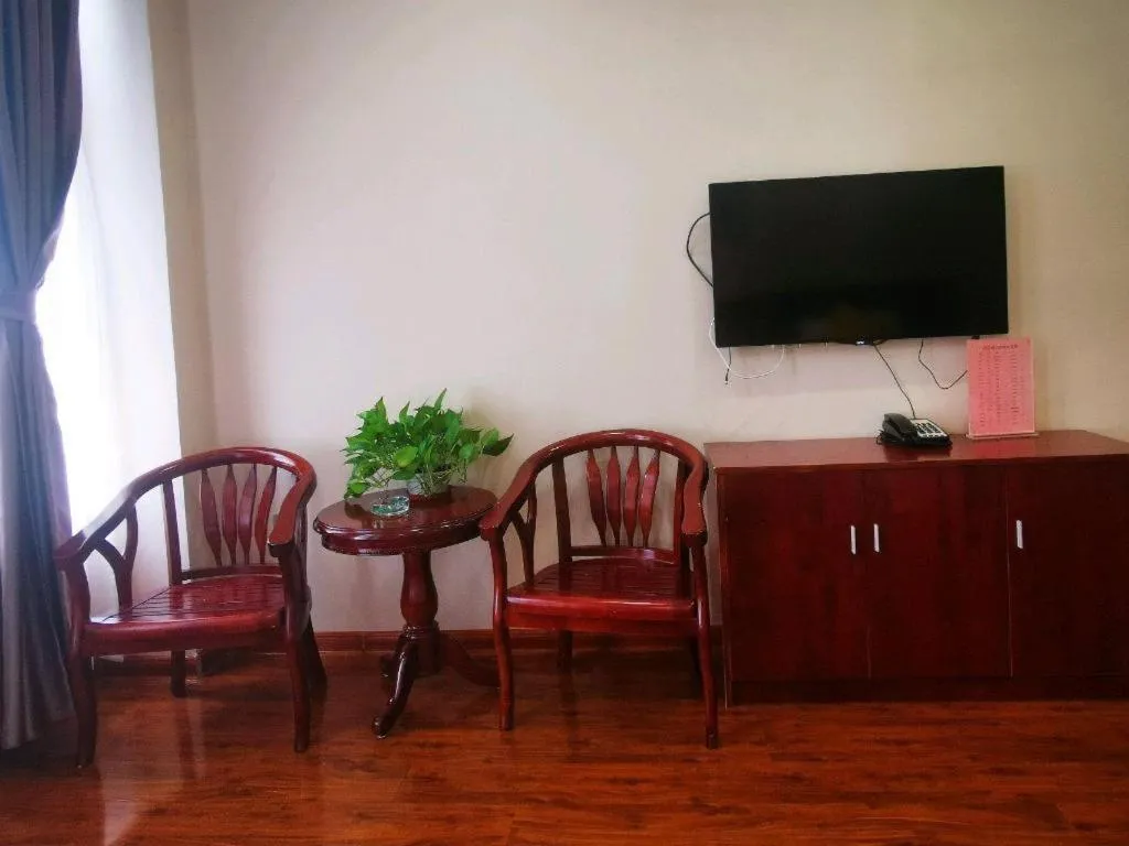 Shell Hotel Huainan Shou County Passenger Station Yaohai Grand Market