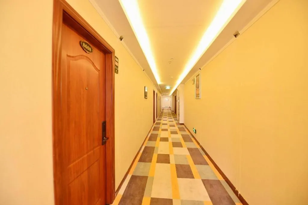 Shell Hotel Huainan Shou County Passenger Station Yaohai Grand Market