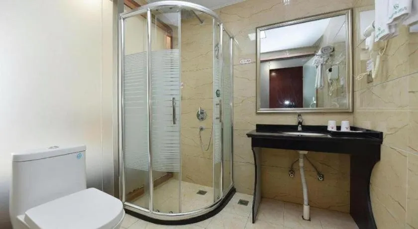 Shell Hotel Huainan Shou County Passenger Station Yaohai Grand Market