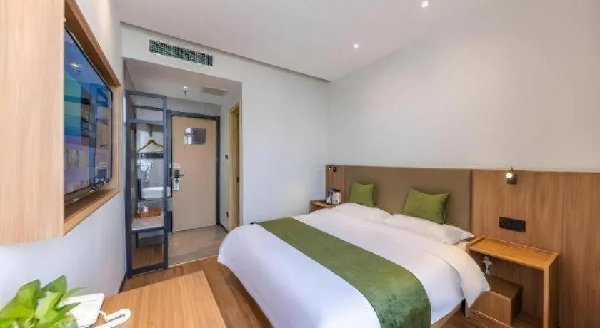 Bed in GreenTree Inn Express Lanzhou West Passenger Station Lanzhou Center