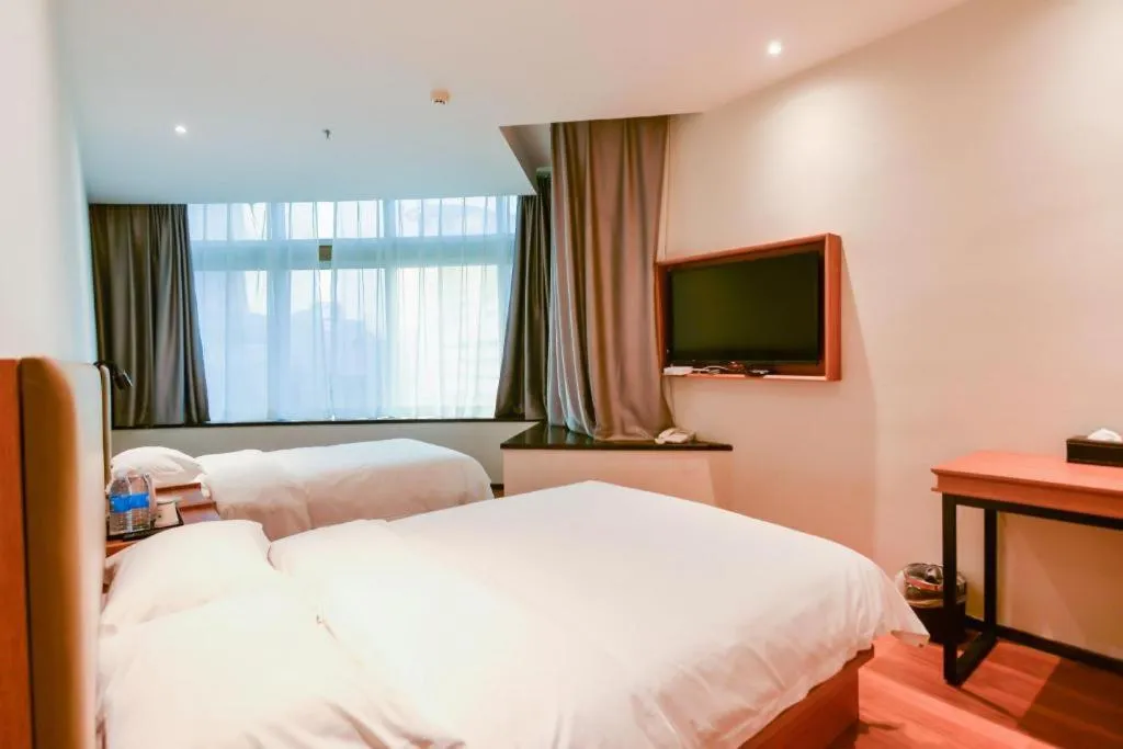 Bed in GreenTree Inn Express Lanzhou West Passenger Station Lanzhou Center