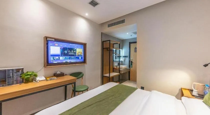 Bed in GreenTree Inn Express Lanzhou West Passenger Station Lanzhou Center