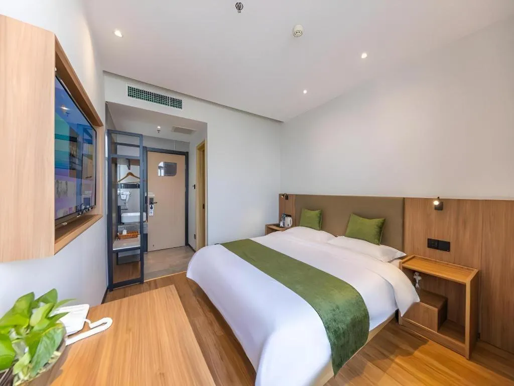 Bed in GreenTree Inn Express Lanzhou West Passenger Station Lanzhou Center