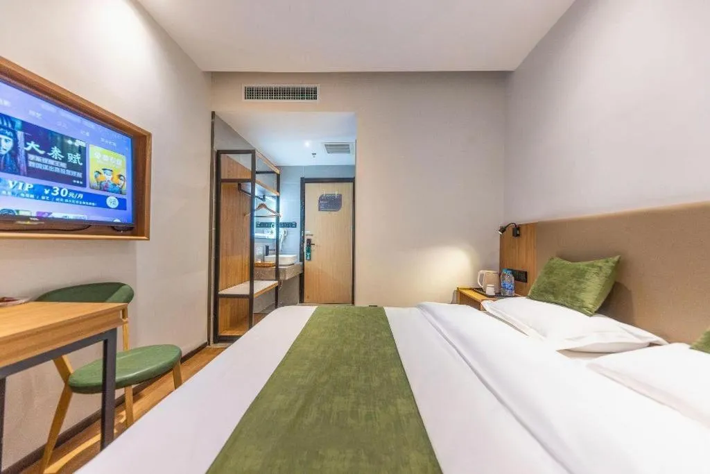 Bed in GreenTree Inn Express Lanzhou West Passenger Station Lanzhou Center