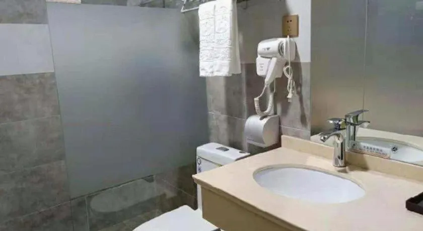 Super 8 Hotel Dingzhou Chongwen Street