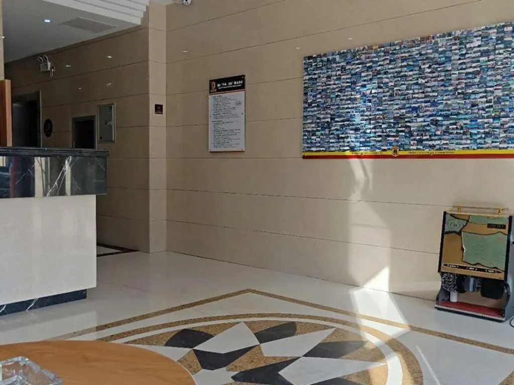 Super 8 Hotel Dingzhou Chongwen Street