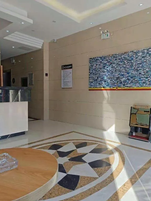 Super 8 Hotel Dingzhou Chongwen Street