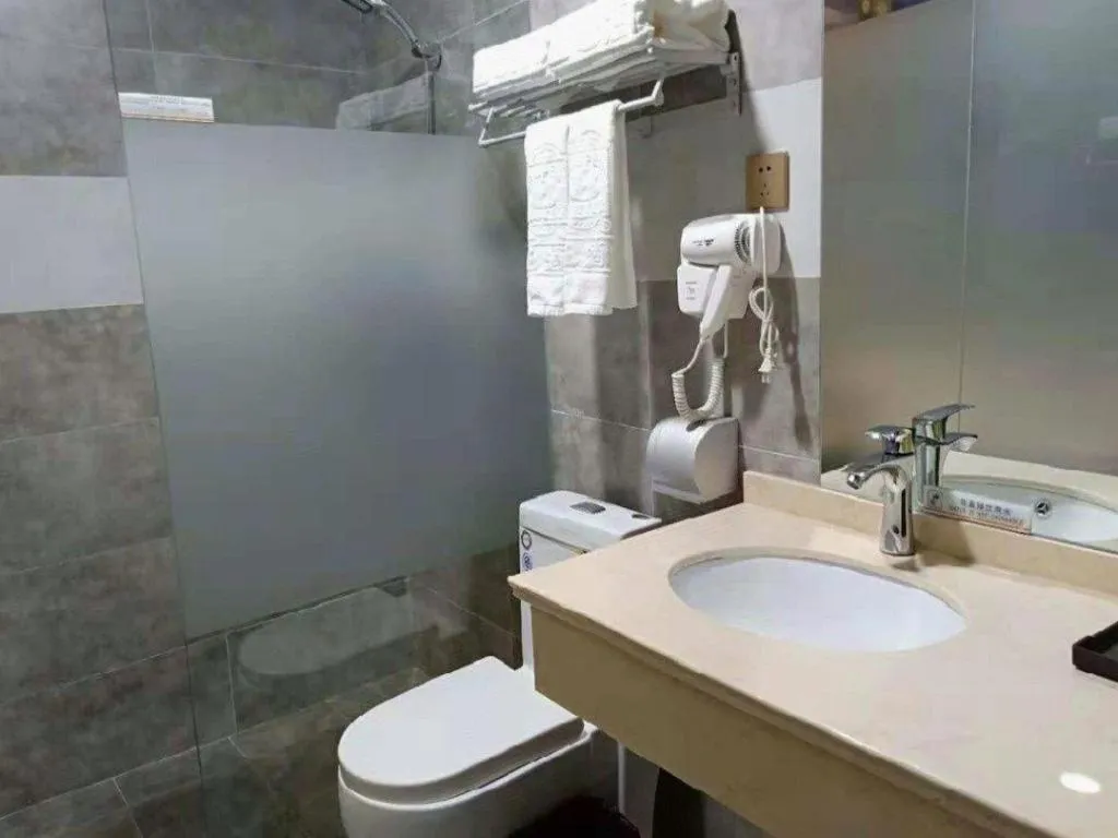 Super 8 Hotel Dingzhou Chongwen Street