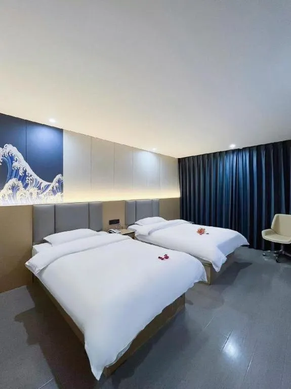 Bed in Super 8 Hotel Dingzhou Chongwen Street