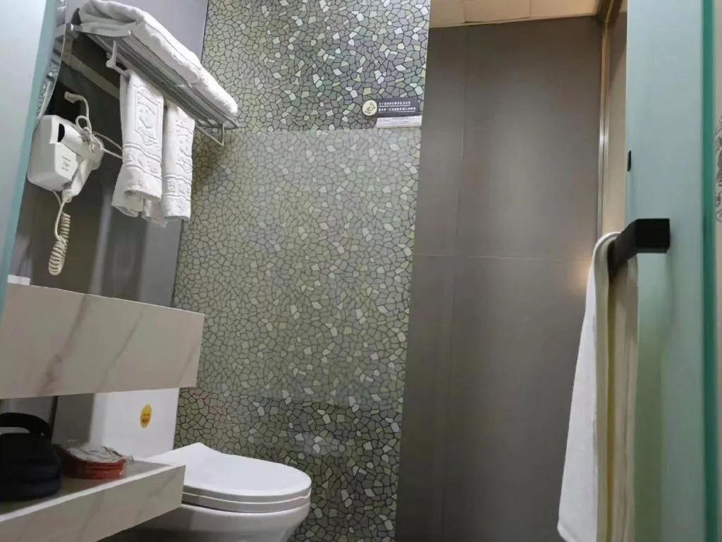 Super 8 Hotel Dingzhou Chongwen Street