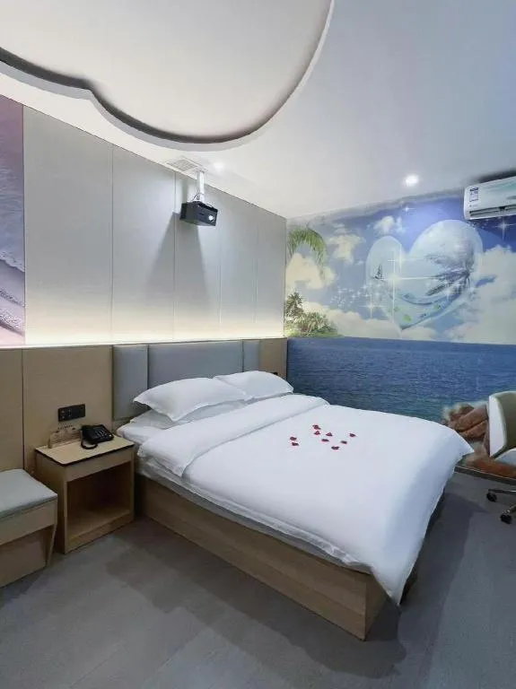 Bed in Super 8 Hotel Dingzhou Chongwen Street