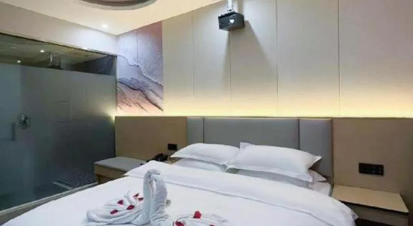 Bed in Super 8 Hotel Dingzhou Chongwen Street