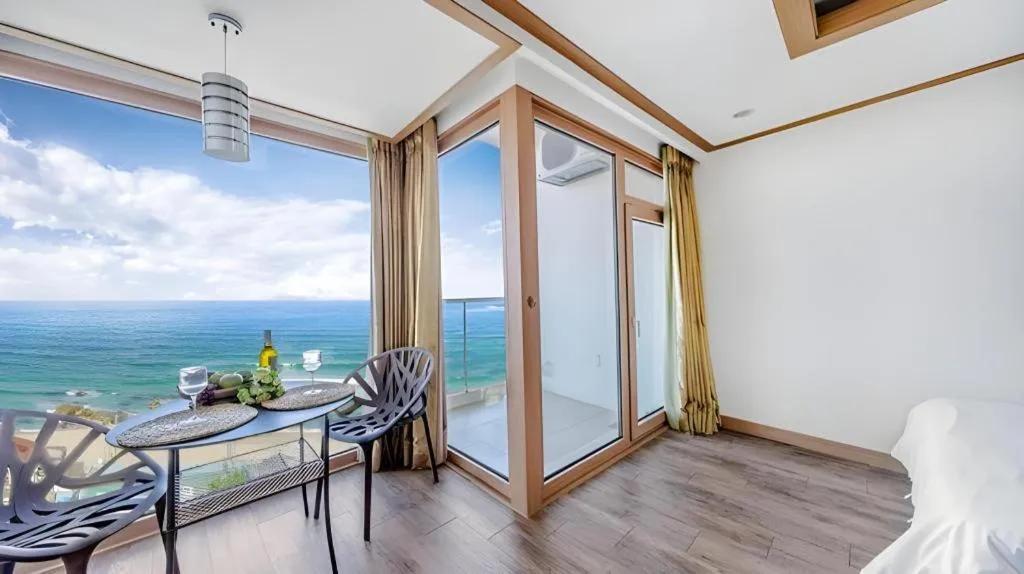 Gangneung Four Season Hotel and Pension