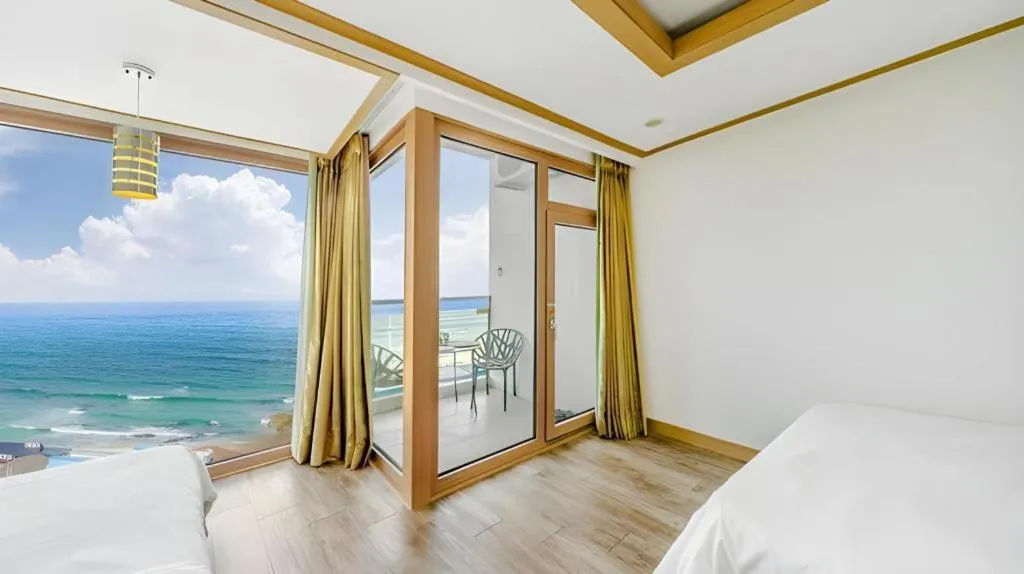 Bed in Gangneung Four Season Hotel and Pension