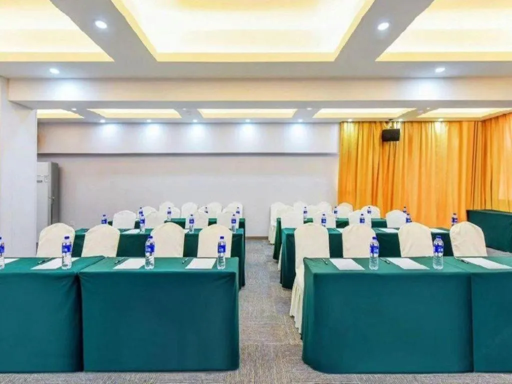 City Comfort Inn Yunfu Xinxing Juncheng Plaza