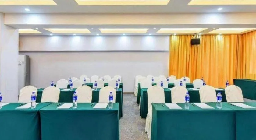 City Comfort Inn Yunfu Xinxing Juncheng Plaza