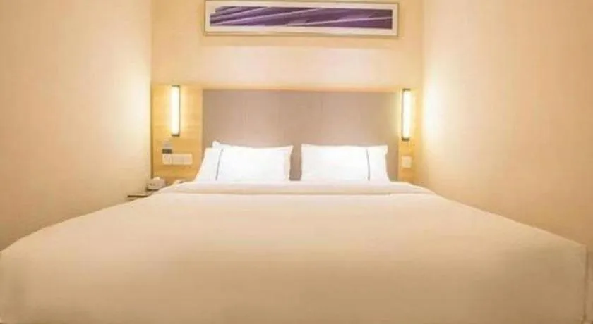 Bed in City Comfort Inn Qingyuan Longtang Light Rail Changlong