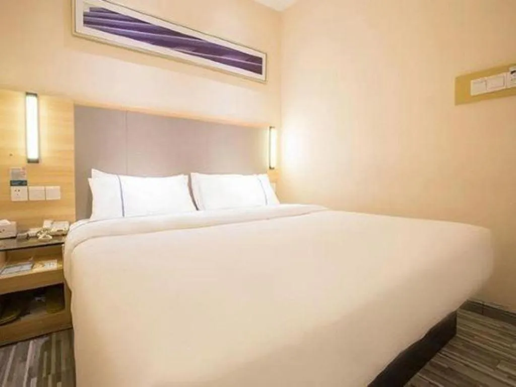 Bed in City Comfort Inn Qingyuan Longtang Light Rail Changlong