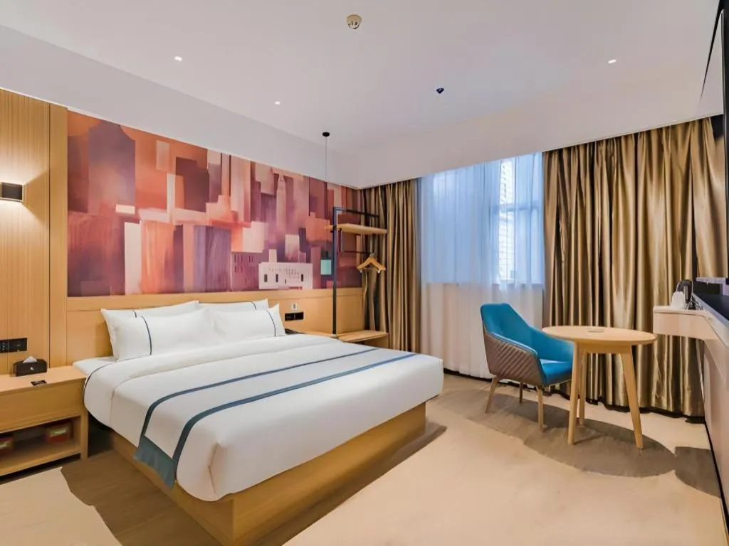 Bed in City Comfort Inn Hotel Dongguan Humen Pedestrian Street