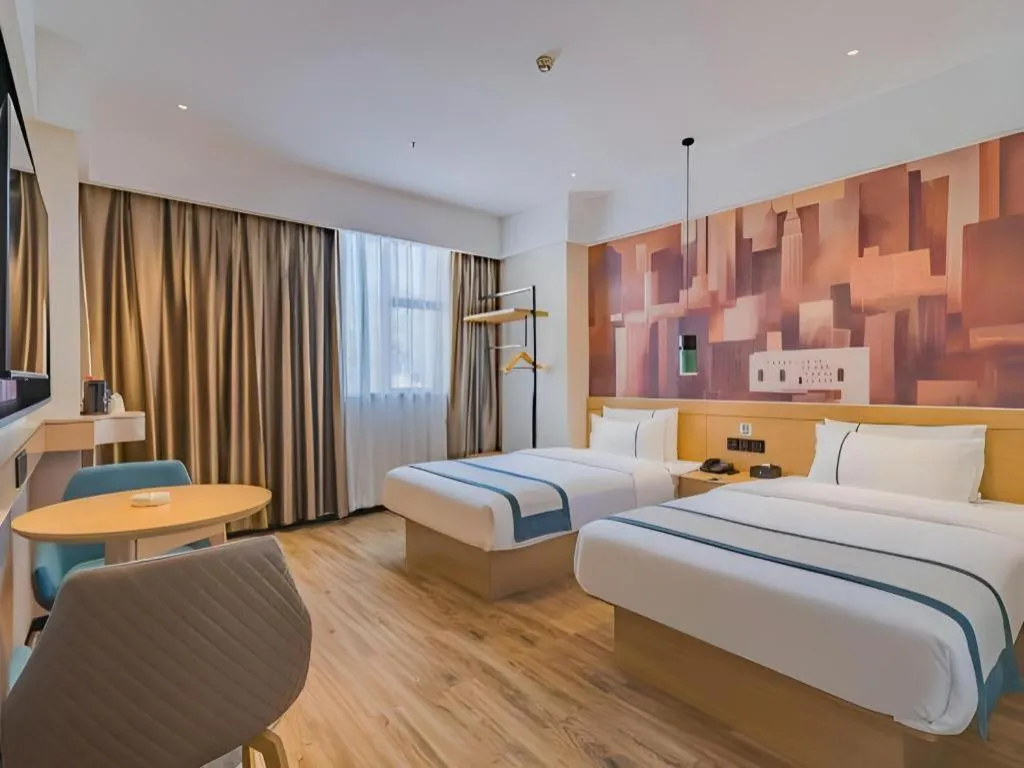 Bed in City Comfort Inn Hotel Dongguan Humen Pedestrian Street