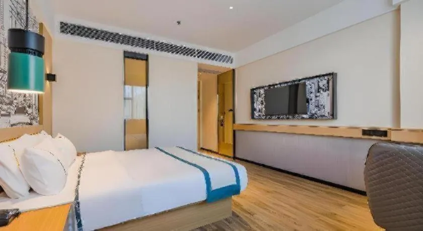 Bed in City Comfort Inn Hotel Dongguan Humen Pedestrian Street