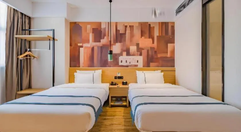 Bed in City Comfort Inn Hotel Dongguan Humen Pedestrian Street