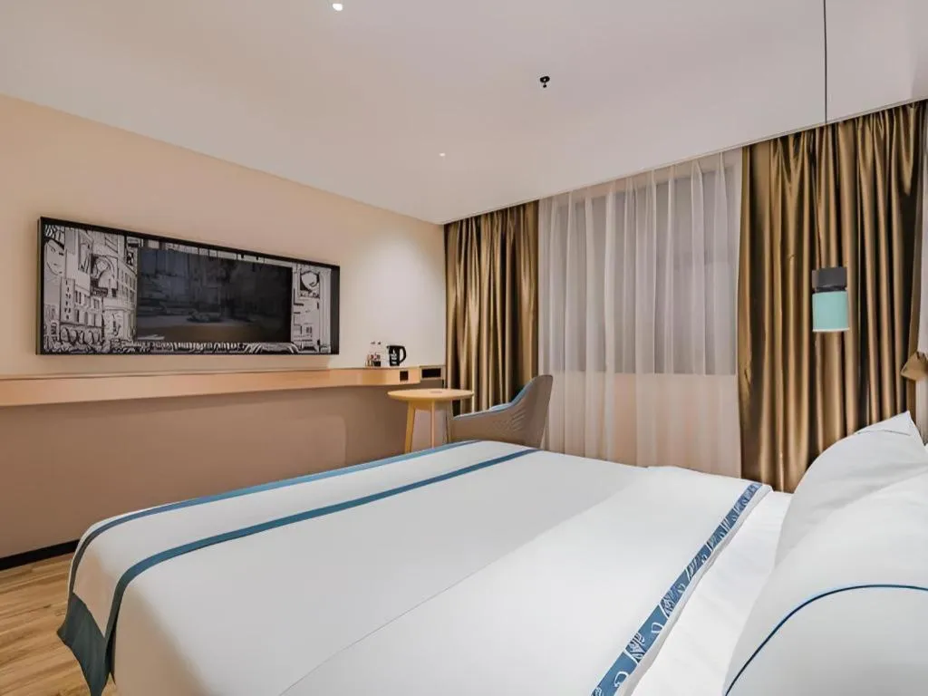 Bed in City Comfort Inn Hotel Dongguan Humen Pedestrian Street
