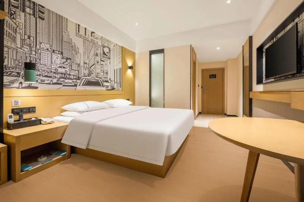 Bed in City Comfort Inn Fangchenggang Government Affairs Center