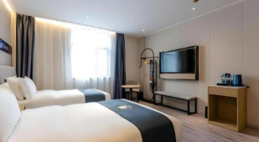 Bed in Echarm Hotel Shanghai North Bund Tilanqiao Metro Station