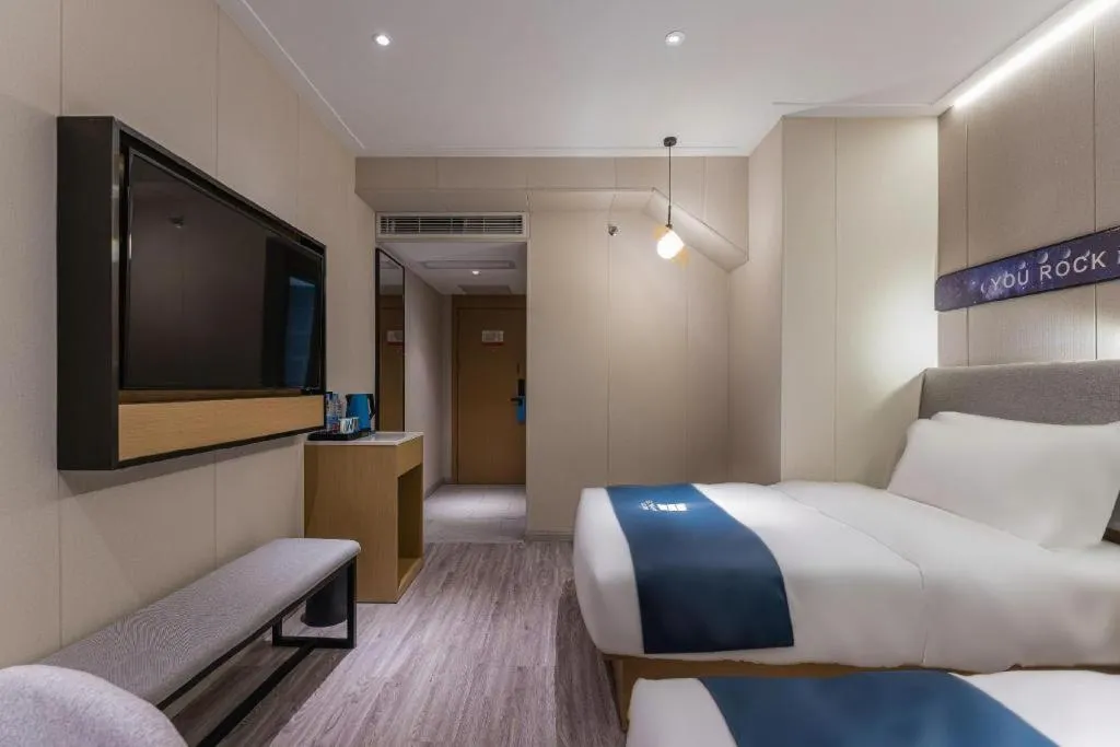 Bed in Echarm Hotel Shanghai North Bund Tilanqiao Metro Station