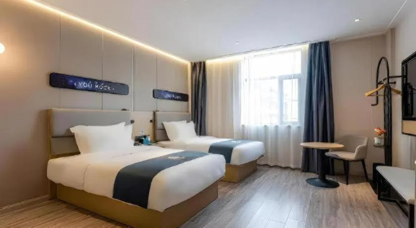 Bed in Echarm Hotel Shanghai North Bund Tilanqiao Metro Station