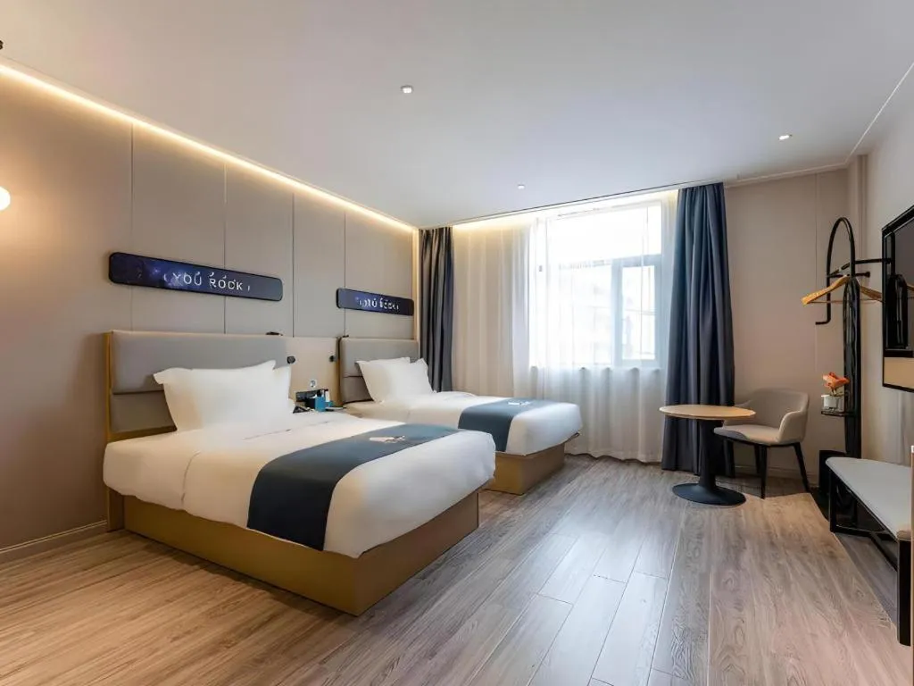 Bed in Echarm Hotel Shanghai North Bund Tilanqiao Metro Station