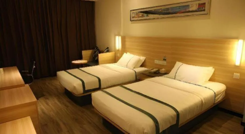 Bed in City Comfort Inn Tianmen Luyu Food Street