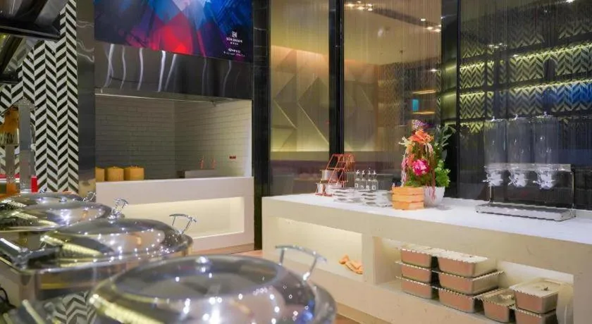 Borrman Hotel Zhonghsan Guzheng Huayi Plaza Light Rail Station