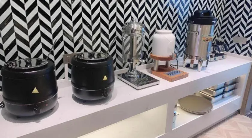 Borrman Hotel Zhonghsan Guzheng Huayi Plaza Light Rail Station