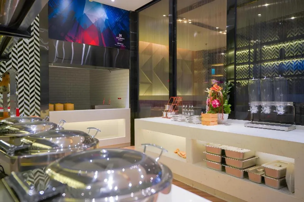 Borrman Hotel Zhonghsan Guzheng Huayi Plaza Light Rail Station