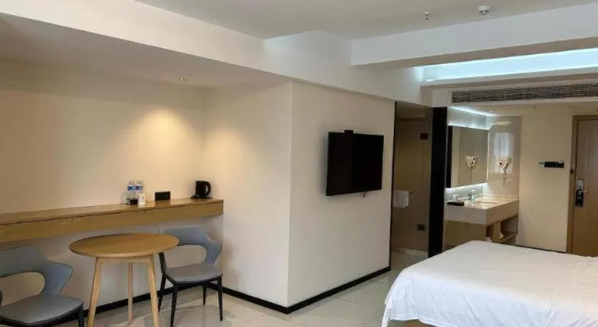 Bed in City Comfort Inn Hefei 1912 Ganghui Plaza