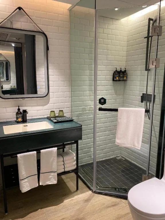 Premier City Comfort Hotel Wuhan Yellow Crane Shouyi Road Metro Station