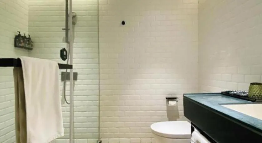 Premier City Comfort Hotel Wuhan Yellow Crane Shouyi Road Metro Station