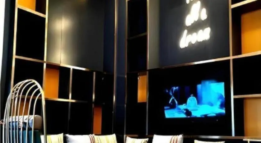 Premier City Comfort Hotel Wuhan Yellow Crane Shouyi Road Metro Station