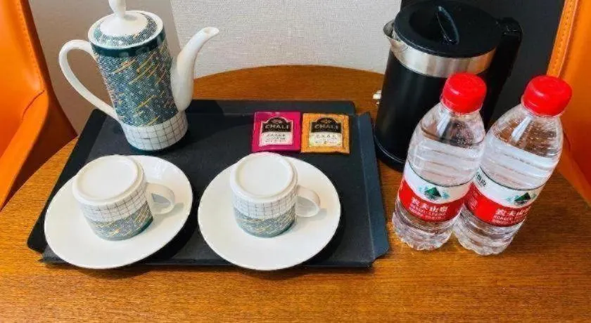 Premier City Comfort Hotel Wuhan Yellow Crane Shouyi Road Metro Station