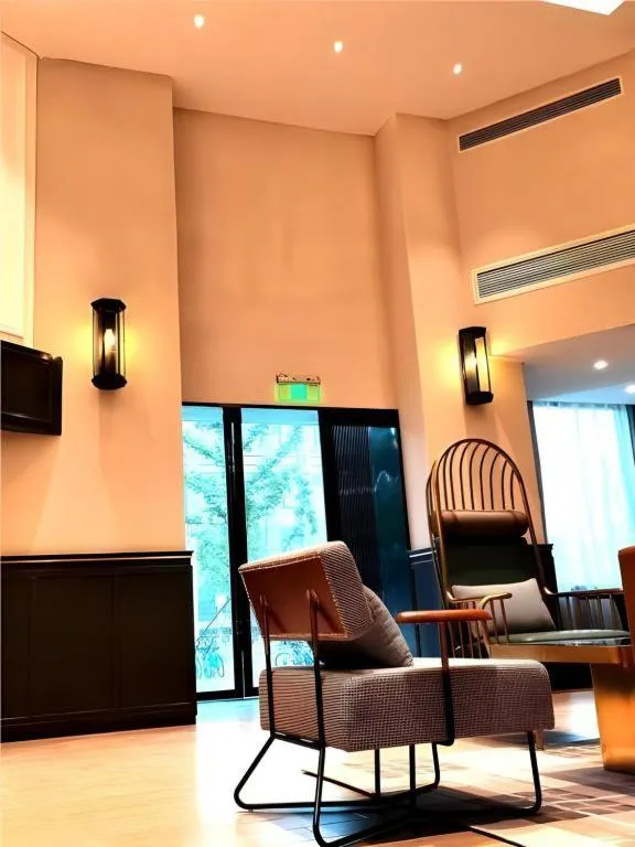 Premier City Comfort Hotel Wuhan Yellow Crane Shouyi Road Metro Station