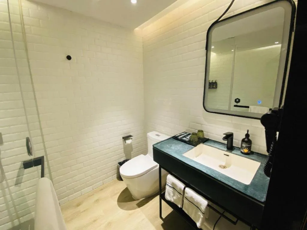 Premier City Comfort Hotel Wuhan Yellow Crane Shouyi Road Metro Station