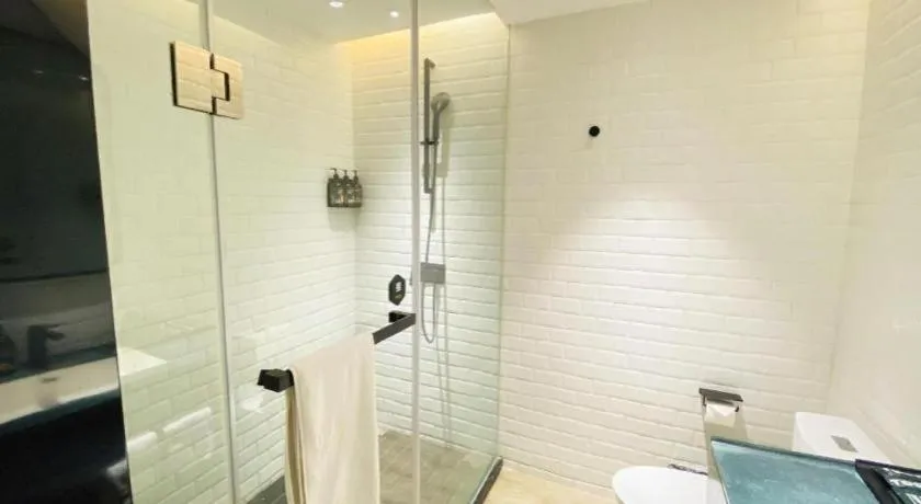 Premier City Comfort Hotel Wuhan Yellow Crane Shouyi Road Metro Station